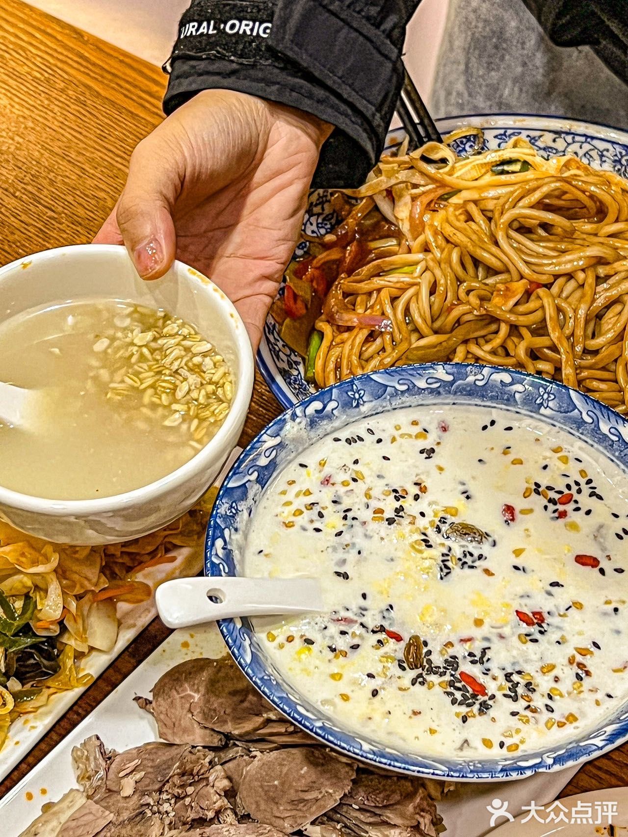 西安人都去给我吃‼️超大碗红油牛肉面