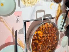 -黄记煌三汁焖锅(新佳丽江汉路店)