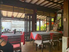 -Dash Teak House