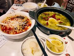 -渝是乎酸菜鱼·川渝小炒(新世界百货望京店)