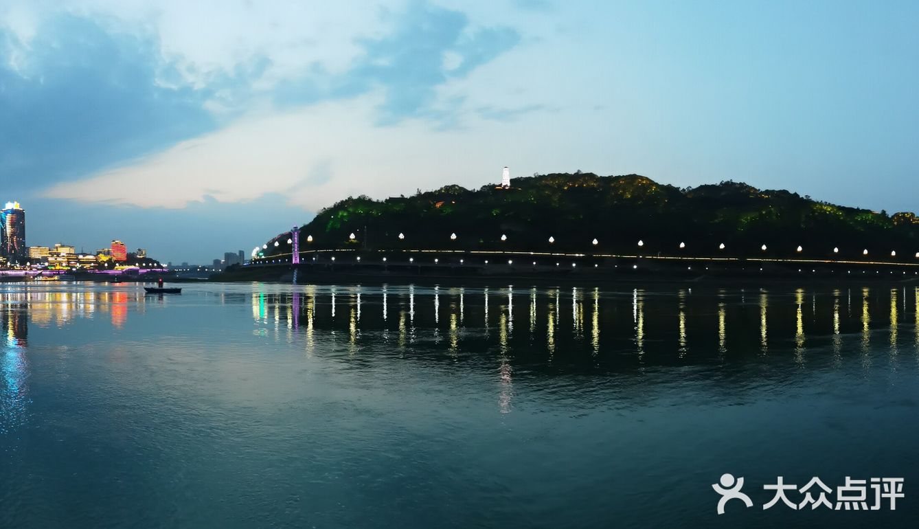 地理位置万里长江第一城的宜宾地标合江门