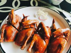 玻璃皮润烧乳鸽皇-富力丽思卡尔顿酒店·丽轩中餐厅