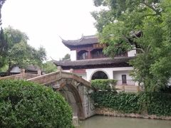 -汇龙潭