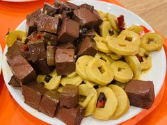 -梁老三麻辣鸡头总店