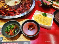 -谭鸭血老火锅(七宝万科广场店)