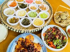 -包整·丝娃娃(一览甲秀楼风景店)