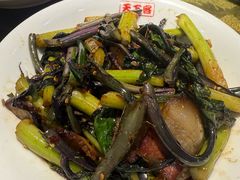 红菜苔炒腊肉-天下客饭店(中山路店)