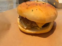 -必胜客(尹山湖歌林公园店)