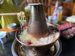 -果松木炭酸菜铜火锅·外婆参鸡汤