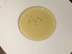 蔬菜野菌汤（盘子什么时候改这么大啦）-食间牛排(湖西路店)