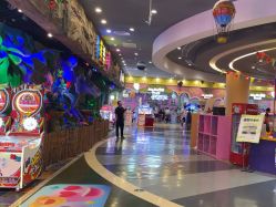 -菲菲羊乐园(临平银泰城店)