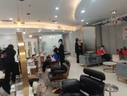 点击看大图 -八佰伴8008星级形象店