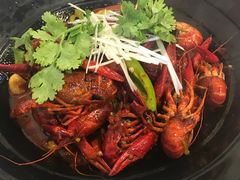 -虾弄弄海派小龙虾·牛羊蝎子火锅