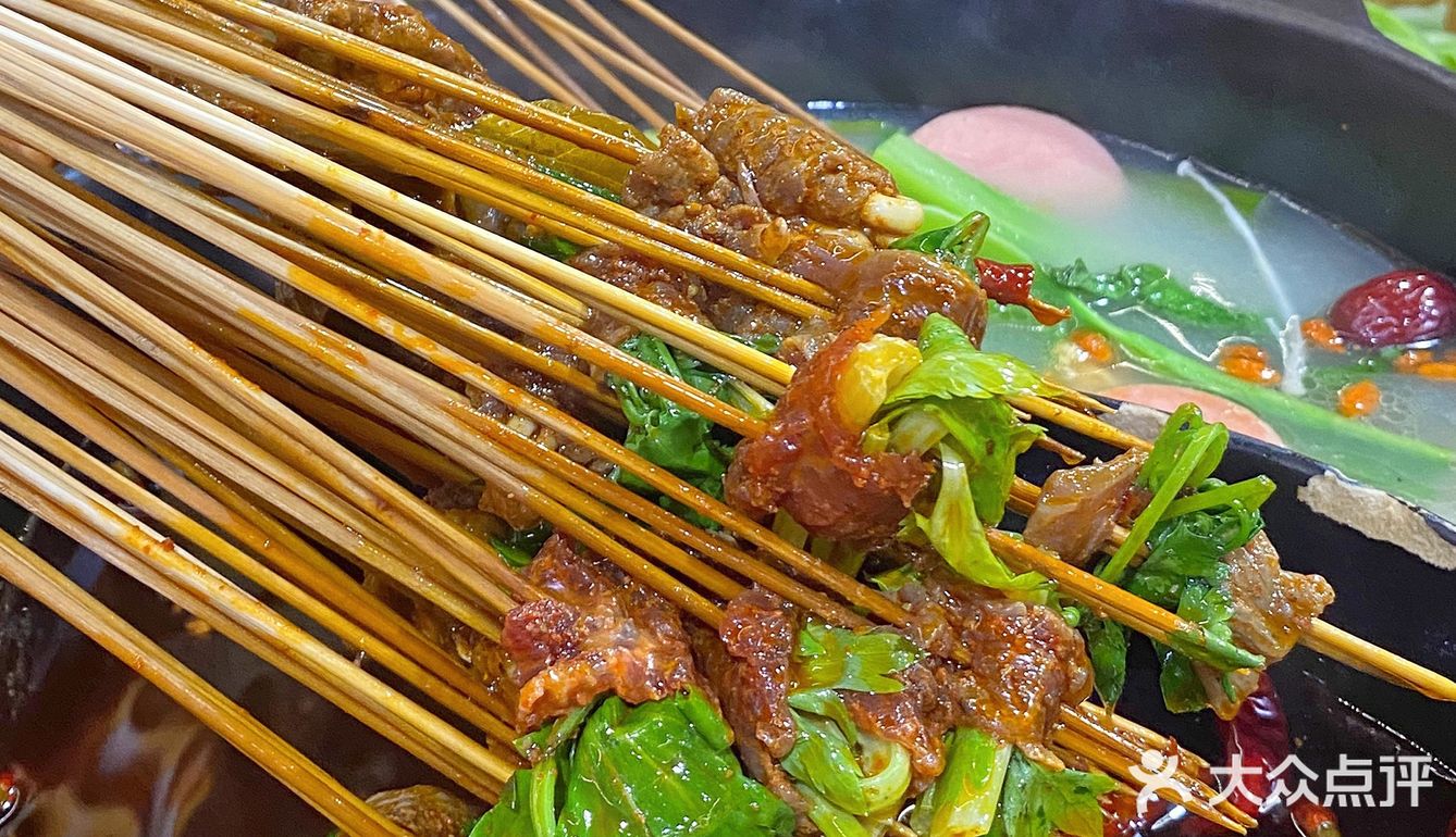 老成都都喜欢的砂锅串串｜满满都是小时候的味道🍢