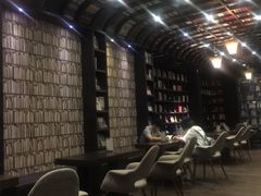 -钟书阁(松江泰晤士小镇店)