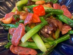 怀旧家乡腊味炒芥兰-誉八仙粤菜(万象天地店)