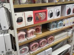 -名创优品(万达广场河东店)