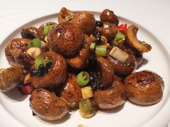 头抽干烧鲜白蘑-北京厨房(西安SKP店)