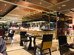 -大中华希尔顿酒店-念自助餐·嗨啤·小龙虾