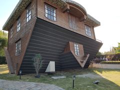 -金山农民画村-枫泾波兰倒置屋