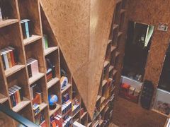 -新华里咖啡书吧(新华书店小寨店)