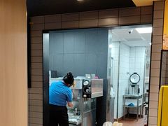 -麦当劳(卫星广场店)