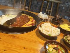 -壹兆圆重庆火锅手工炒底料(长白格林玫瑰湾店)