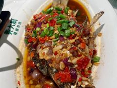 香酥大鲫鱼-费大厨辣椒炒肉(通州万达店)