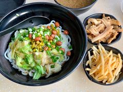 酸辣笋尖粉-龙记桂林米粉(财满街店)