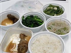 -老乡鸡(上海白玉兰广场店)