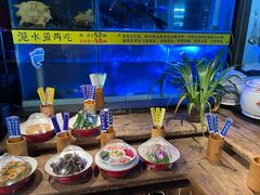 -帅巴人舅母子腊蹄民俗村