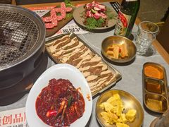 -草家酱蟹炭火烤肉店(珲春南路一店)