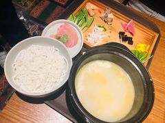 -云海肴·汽锅鸡·云南菜(天山百盛优客店)