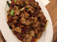宫爆鸡丁-川锅香