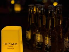 -FOUR PLAY BAR