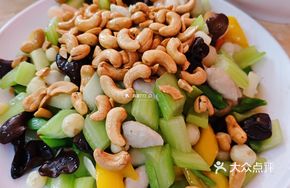 Dried Fruit Stir-fried Fish Paste with Celery