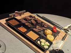 -左庭右院鲜牛肉火锅黑金店(陆家嘴中心店)