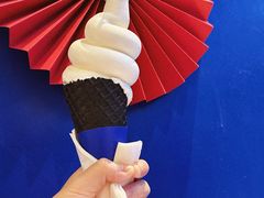 雪山芝士牛乳雪糕筒-the Roll'ING手作瑞士卷专门店(卓悦中心店)