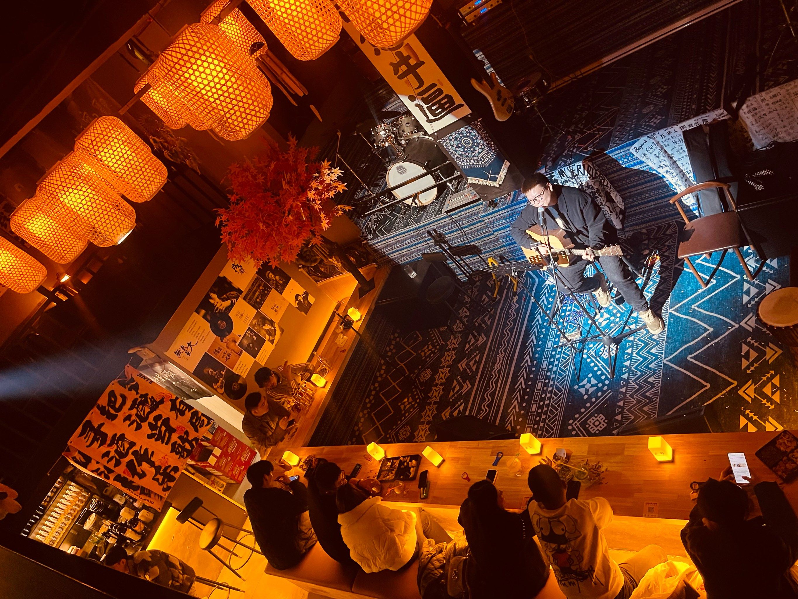 三旬火塘民谣酒馆