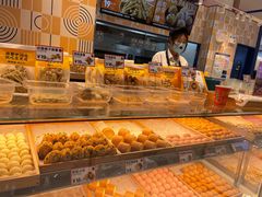 面包甜点陈列柜-東更道点心行(崂山丽达店)