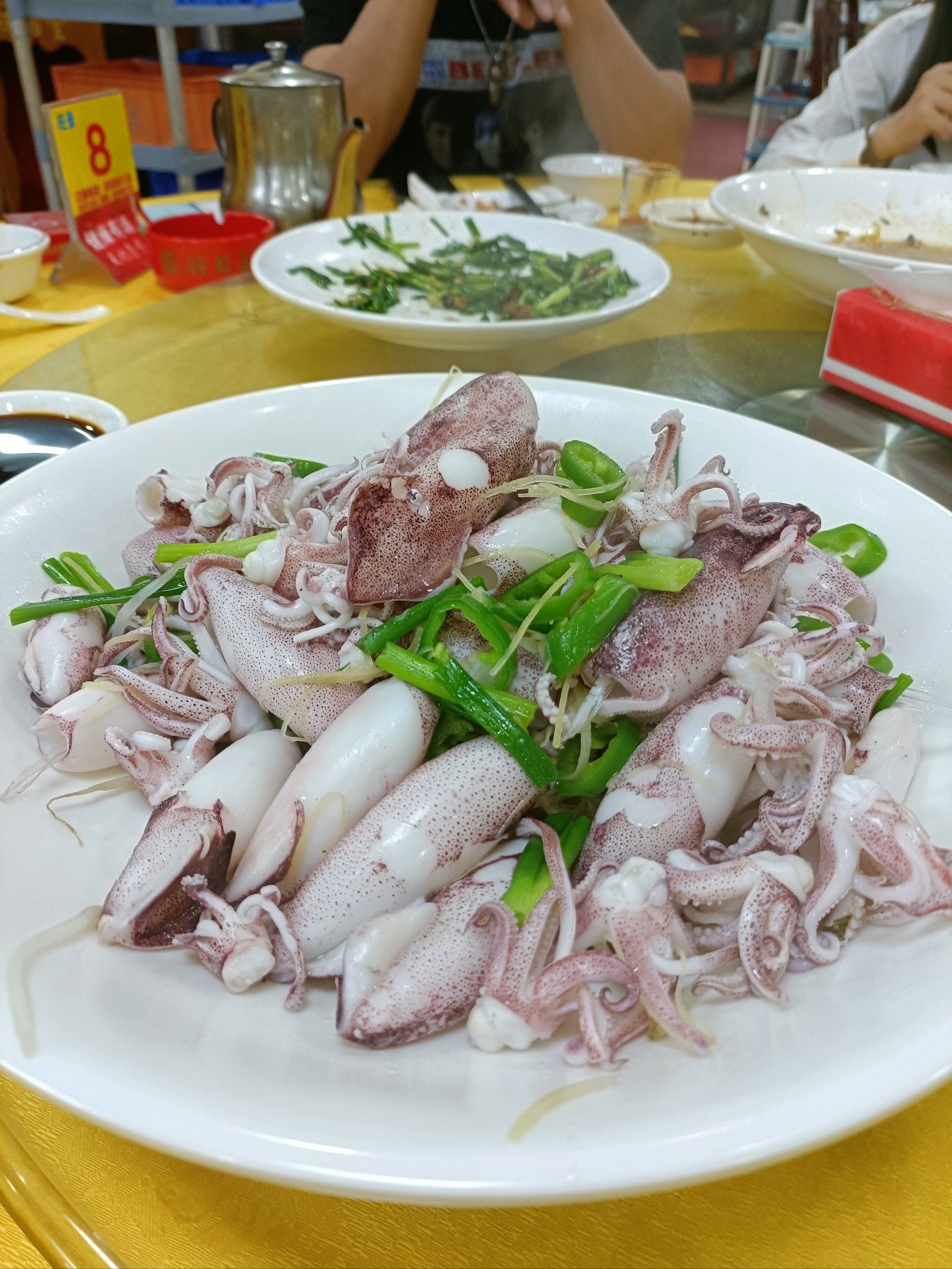 好新鲜的大尾鱿