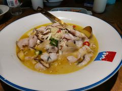 QQ酸汤鱼-蜜桃餐厅·伴山(湖滨商业街店)