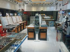 -美式眼镜·授权蔡司.依视路.尼康.豪雅.明月(人民广场店)