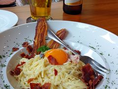 -Chom Cafe and Restaurant