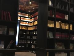 -钟书阁(松江泰晤士小镇店)