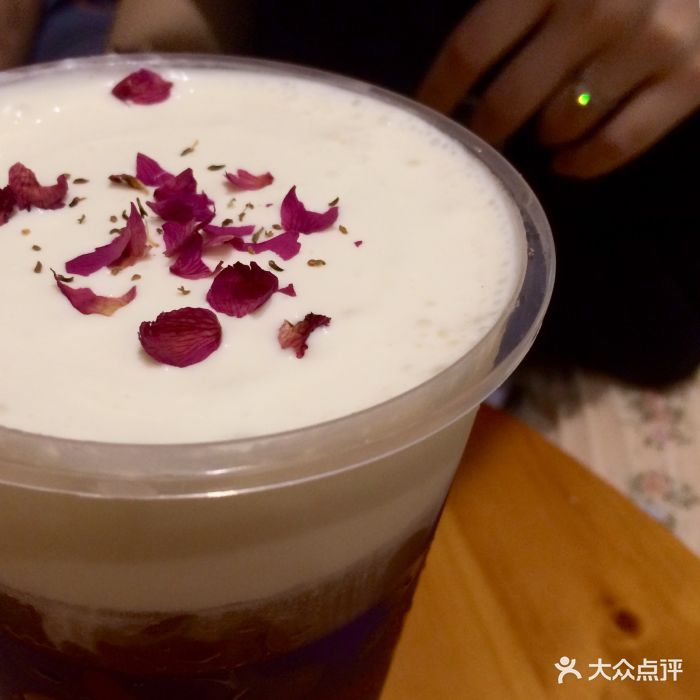 海盐玫瑰乌龙奶盖