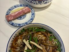 -镇南锅盖面馆(解放路店)