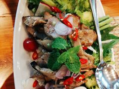 -Chom Cafe and Restaurant