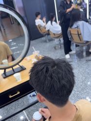 -藤野造型·烫·染发型设计店