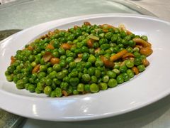滑子菇烩鲜豌豆-鑫巴蜀小镇 · 水煮鱼专研店(玉桥店)